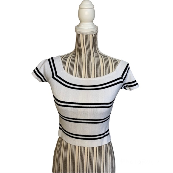 Forever 21 White Striped Off Shoulder Medium Crop Top - Picture 3 of 4